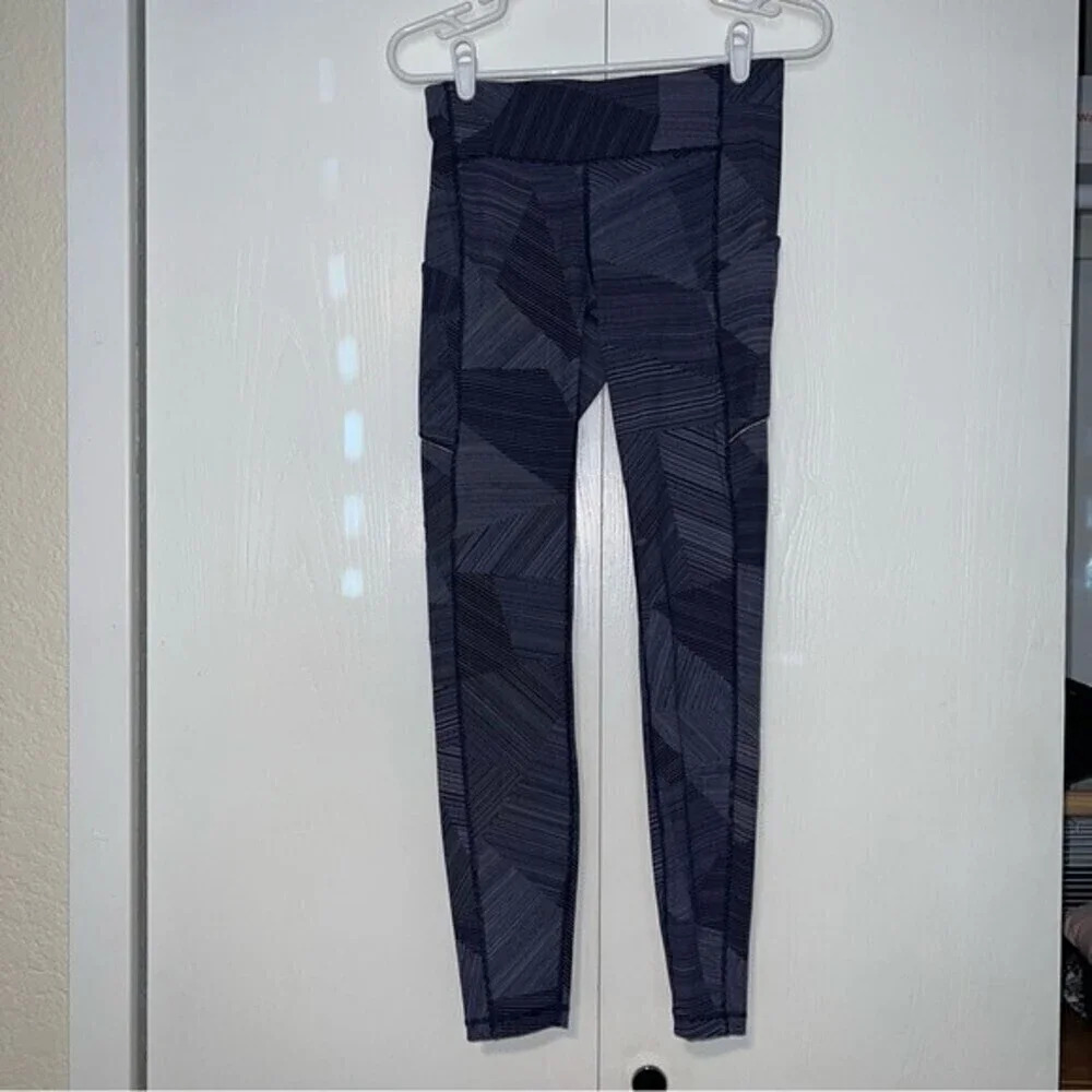 Lululemon Speed Up Tight *Full-On Luxtreme 28" Size 6